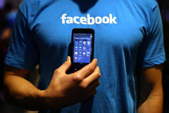 zuckerberg defends bungled facebook ipo